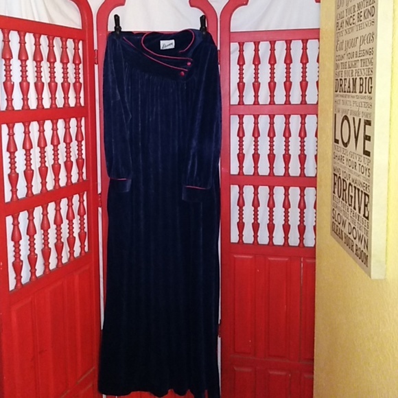 Vintage Lisanne velour robe - Picture 1 of 4